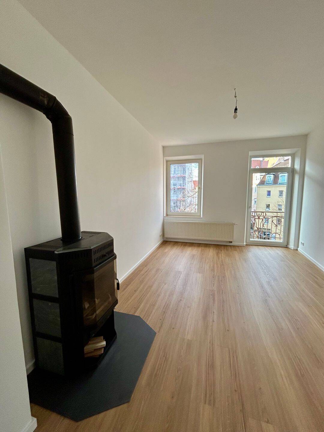 Erstbezug n. Kernsanierung*3-Zimmer-Altbauwohnung*Kamin*2 Balkone*EBK