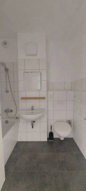 Familienfreundliche 3-Zimmerwohnung mit Balkon und Aufzug! – 1239 Dresden – Vorschaubild 9