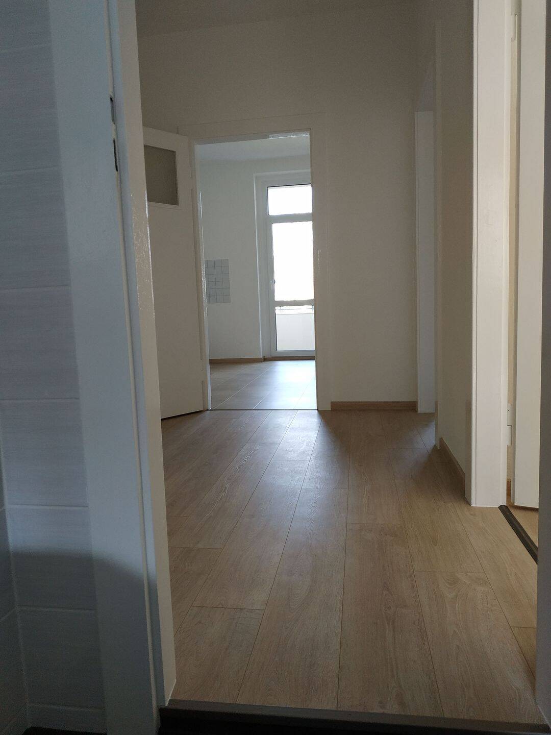 Moderne 2-Zimmer-Wohnung mit Balkon in Leipzig Leutzsch – Leipzig – Vorschaubild 9
