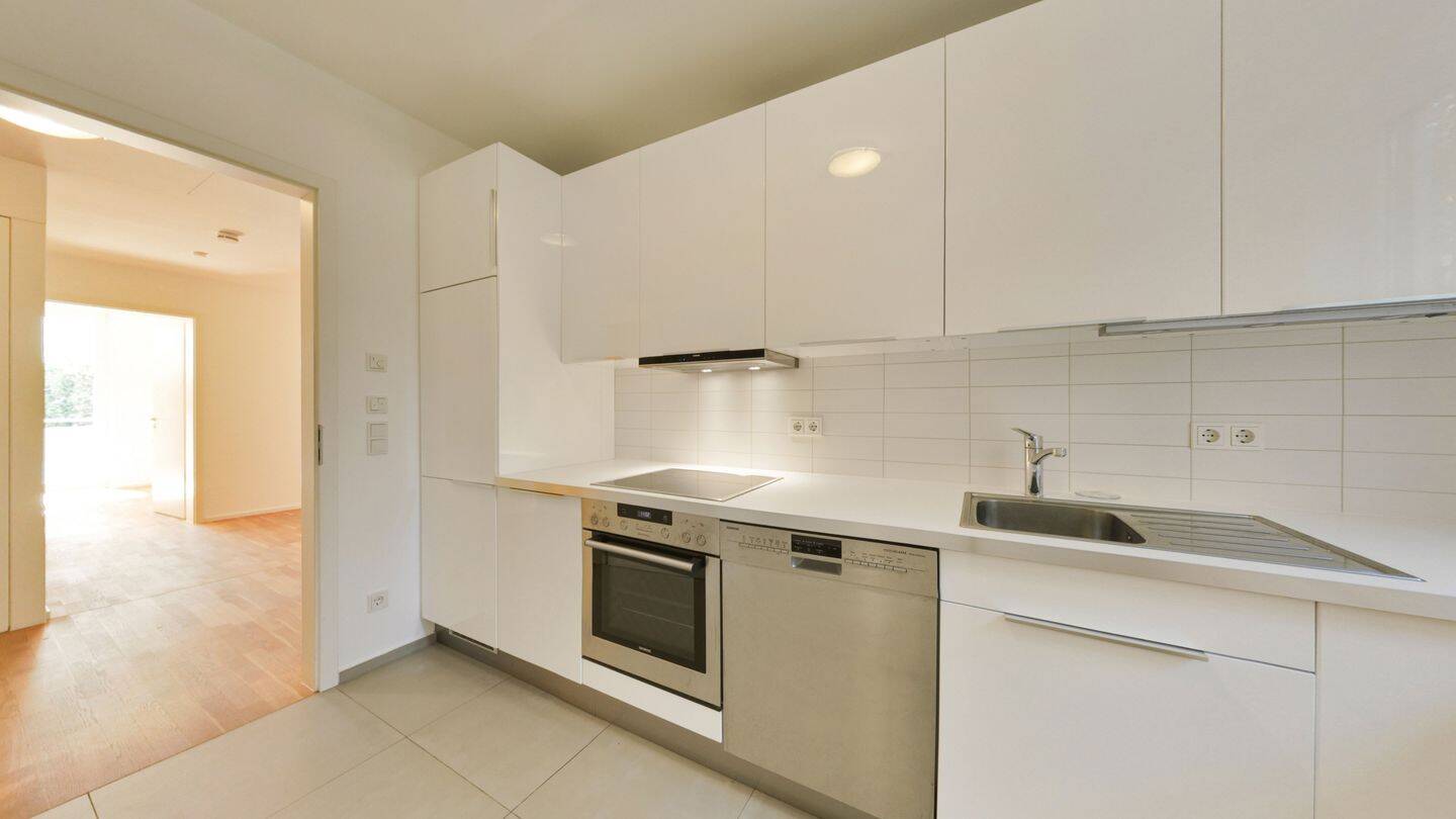 Exklusive 4 - Zimmer Wohnung mit Balkon und Tiefgaragenplatz in begehrter Lage WIESBADEN-NEROTAL – Wiesbaden – Vorschaubild 4