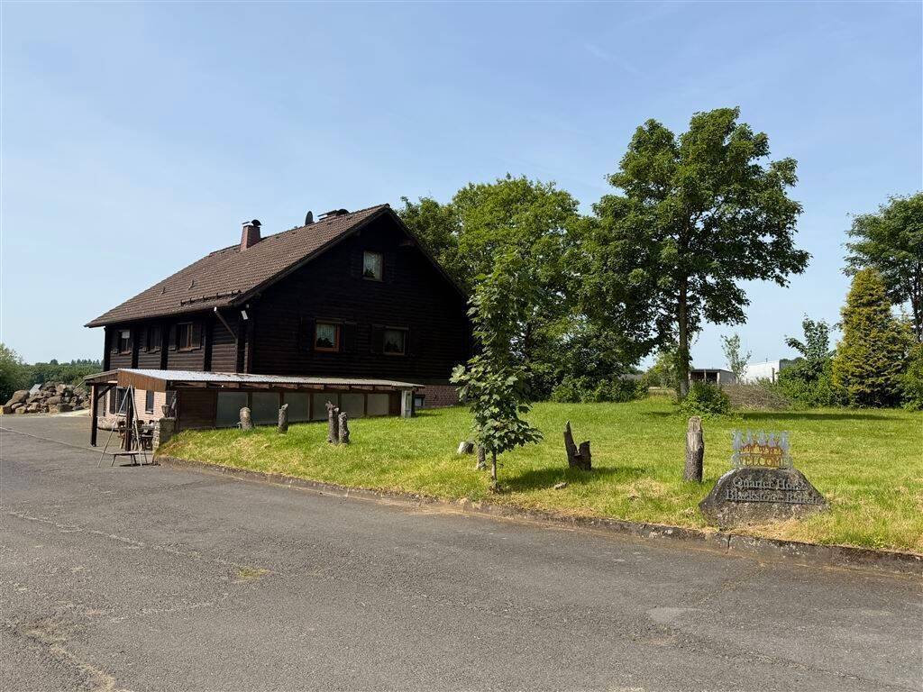 Westerwald! Nähe Bad Marienberg! Großes Anwesen für Privat oder Tiere/Pferde! Ein Traum...... – Fehl-Ritzhausen – Vorschaubild 3