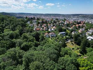 Familientraum mit großem Garten am Bopser und Blick ins Grüne!