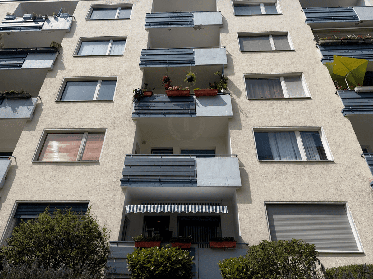 Charmante, familienfreundliche 4 Zi.-Wohnung mit Balkon & 2 PKW Stellplätzen in begehrter Lage. – 10779 Berlin – Bild 1 von 9