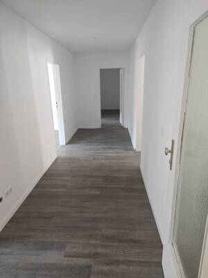 4-Zi.-Wohnung Erstbezug nach Renovierung, Neue Küche & Balkon – 72461 Albstadt – Vorschaubild 9