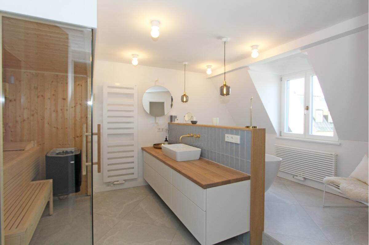 Luxuriös möblierte Dachgeschosswohnung mitten im Glockenbachviertel – München – Vorschaubild 7