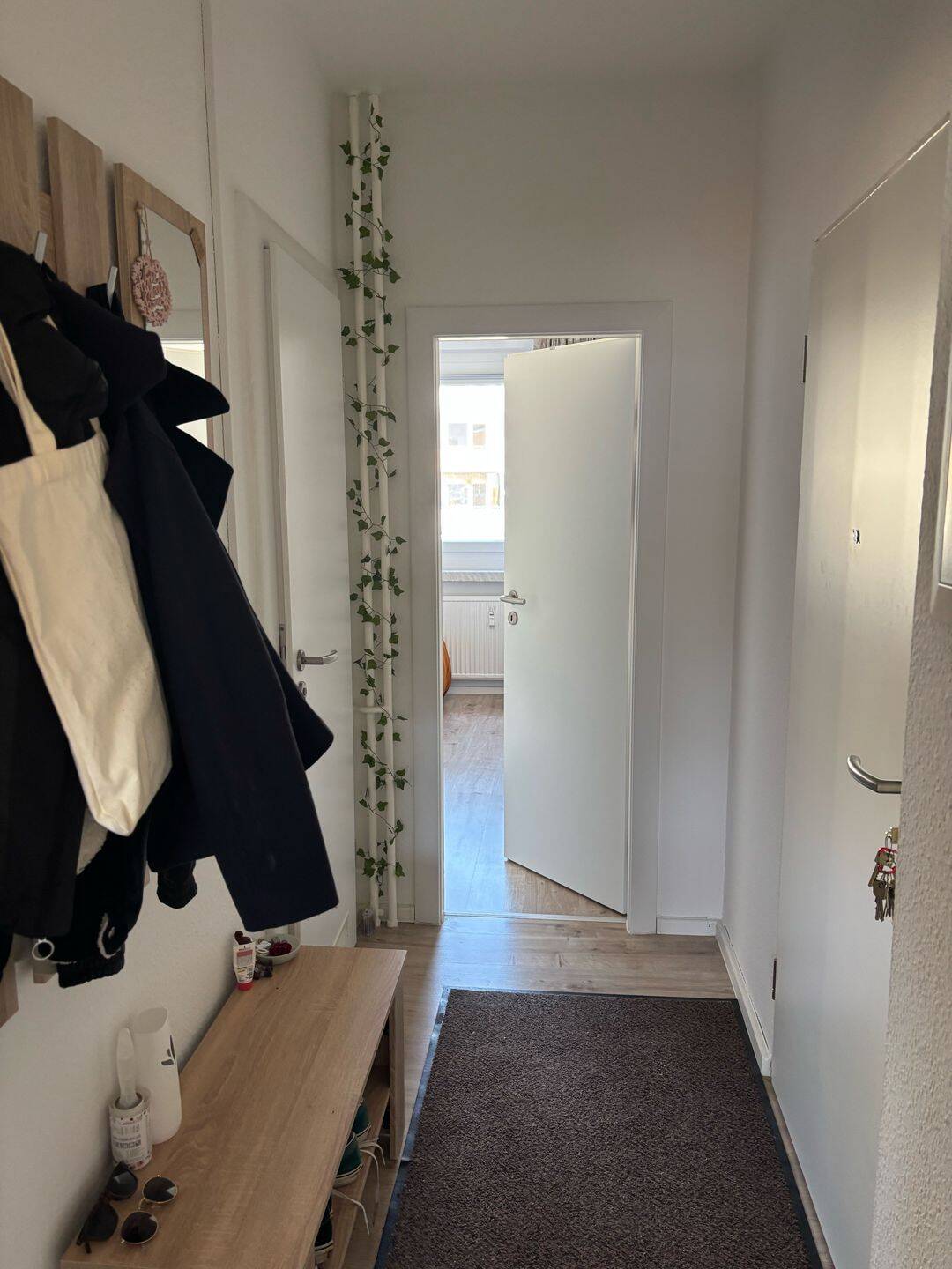 2-Raum-Wohnung mit Balkon in Chemnitz – Möbel können übernommen werden – Chemnitz – Vorschaubild 3