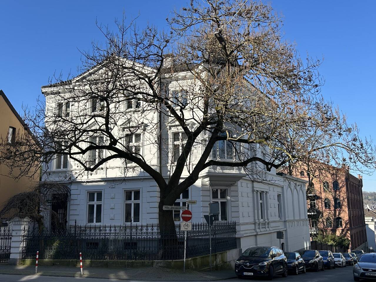 EIN EINMALIGES UND PROMINENTES DENKMAL - BESONDERE FABRIKANTENVILLA – Wuppertal – Vorschaubild 2
