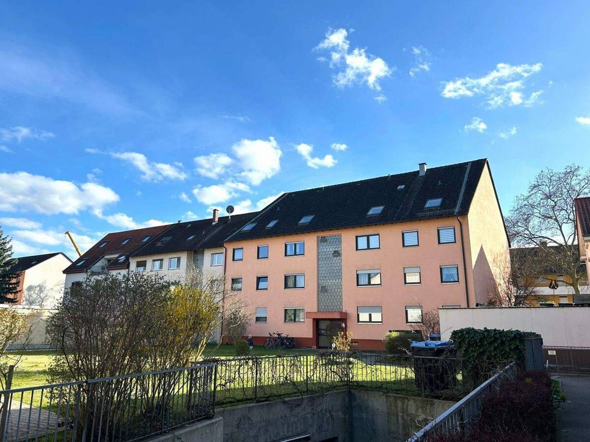 Gepflegte 3-Zimmer-Wohnung mit Loggia und Stellplatz in Mannheim-Neckarau! – 68199 Mannheim – Bild 1 von 9