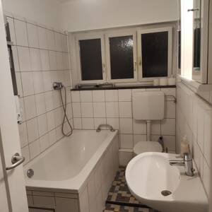 Geräumige 4-Zimmer-Wohnung mit grosser Terrasse , im 2. OG, in Mettingen, zwischen Esslingen und Stuttgart – 73733 Esslingen am Neckar – Vorschaubild 8