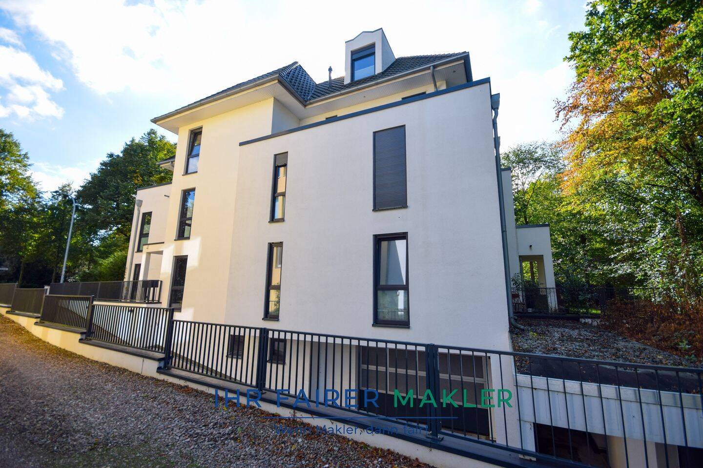 ** Neuer Preis ** Stilvolle barrierefreie 3-Zimmer Wohnung mit Stellplatz in der Villa Kirchbach – Bremen – Vorschaubild 3
