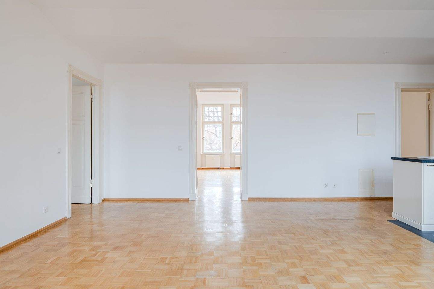 Spacious and bright 5-room flat with three balconies near the popular Dutch Quarter – Potsdam – Vorschaubild 6