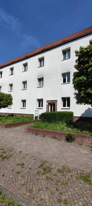 Gut geschnittene 3 Raum Wohnung mit Loggia