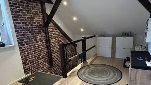 Moderne 2-Zimmer-Dachgeschosswohnung mit Einbauküche in Merseburg-Beuna zu vermieten – 6217 Merseburg – Vorschaubild 3
