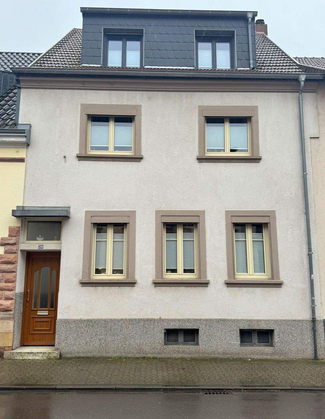 Nähe Stadtpark! Top gepflegtes 1-2 FHS mit 2 Balkonen, Terrasse und Garten zum Stadtpark, in St. Ingbert mit Zugang zur Gustav Claus Anlage – Sankt Ingbert – Vorschaubild 5