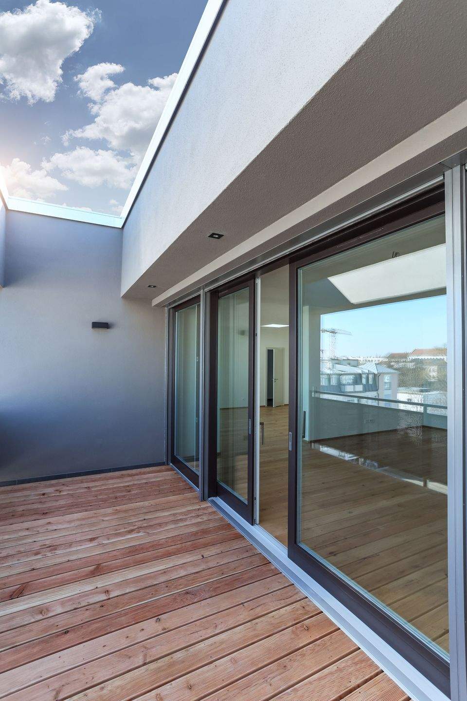 Luxuriöses Neubau Penthouse mit 2 TG-Stellplätzen und eigener PV-Anlage! – Leipzig – Vorschaubild 5