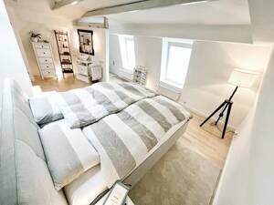EFH-Maisonette mit Holz-Terrasse und Stellplatz zur Miete