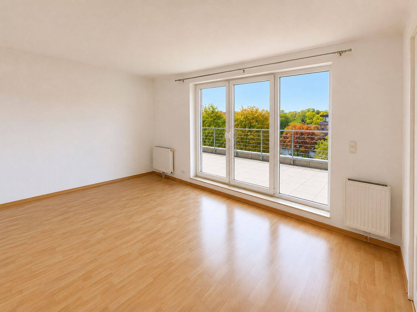 Moderne Dachgeschosswohnung mit großer Sonnenterrasse in Hamburg-Lohbrügge – Hamburg – Vorschaubild 5