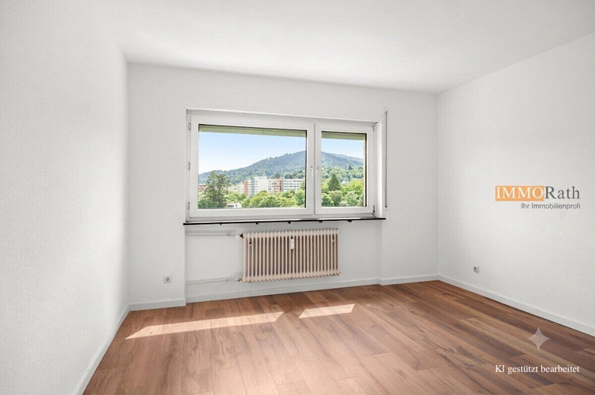 IMMORath.de - Helle 2-Zimmer-Wohnung mit Ausblick in Freiburg – 79115 Freiburg im Breisgau – Bild 1 von 9