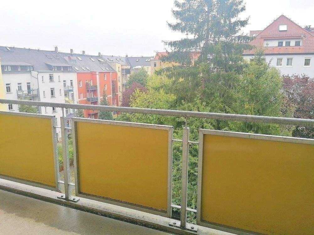 !! 3-Zimmer-Wohnung mit Fußbodenheizung, Balkon, PKW-Stellplatz in ruhiger Nebenstraße !! – Chemnitz – Vorschaubild 3