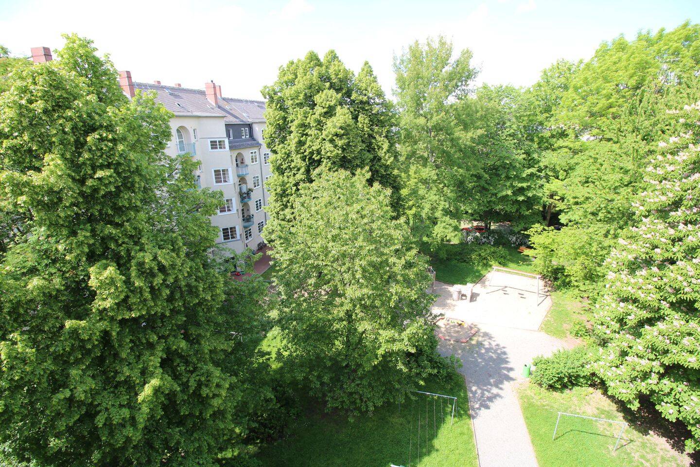 2-Raum-Wohnung mit Wohnküche im schönen grünen Helenenhof