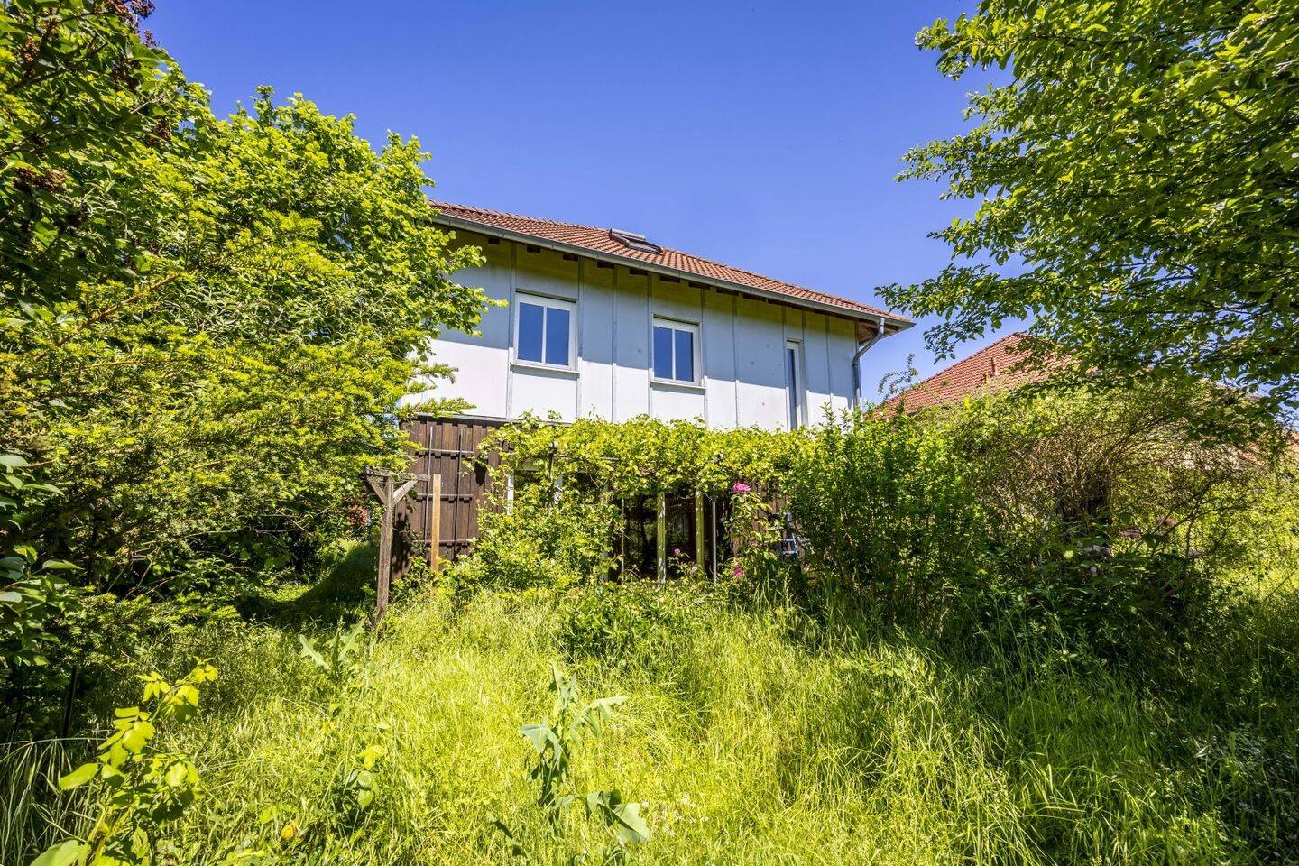 Familienglück mit Garten: Einfamilienhaus mit Terrasse, Balkon und viel Platz zum Leben – Leipzig – Vorschaubild 4