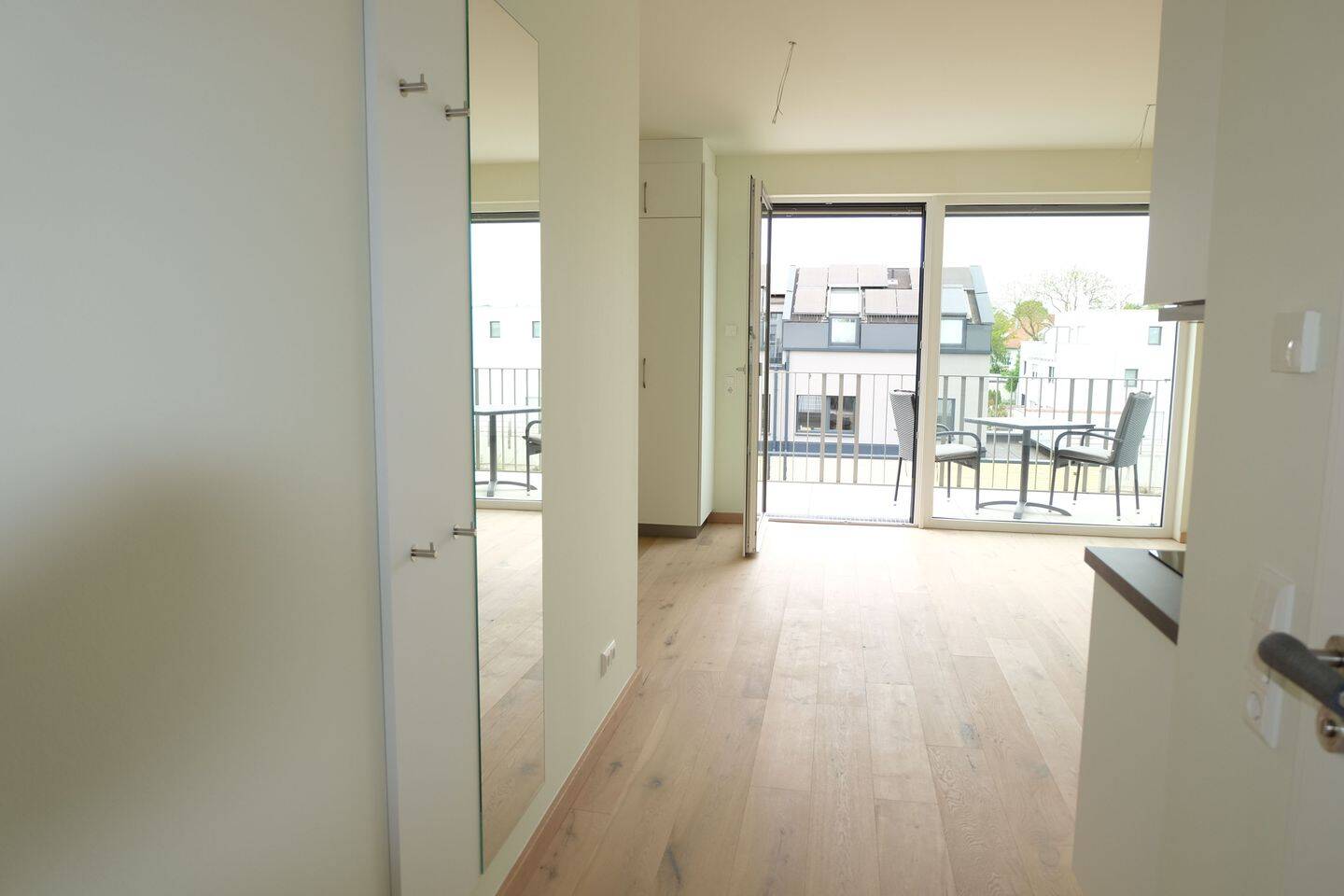 "Wohnen ohne Nebenkosten" Appartement, Balkon/Terrasse, Einbauküche, barrierefrei – Neu-Ulm – Vorschaubild 2