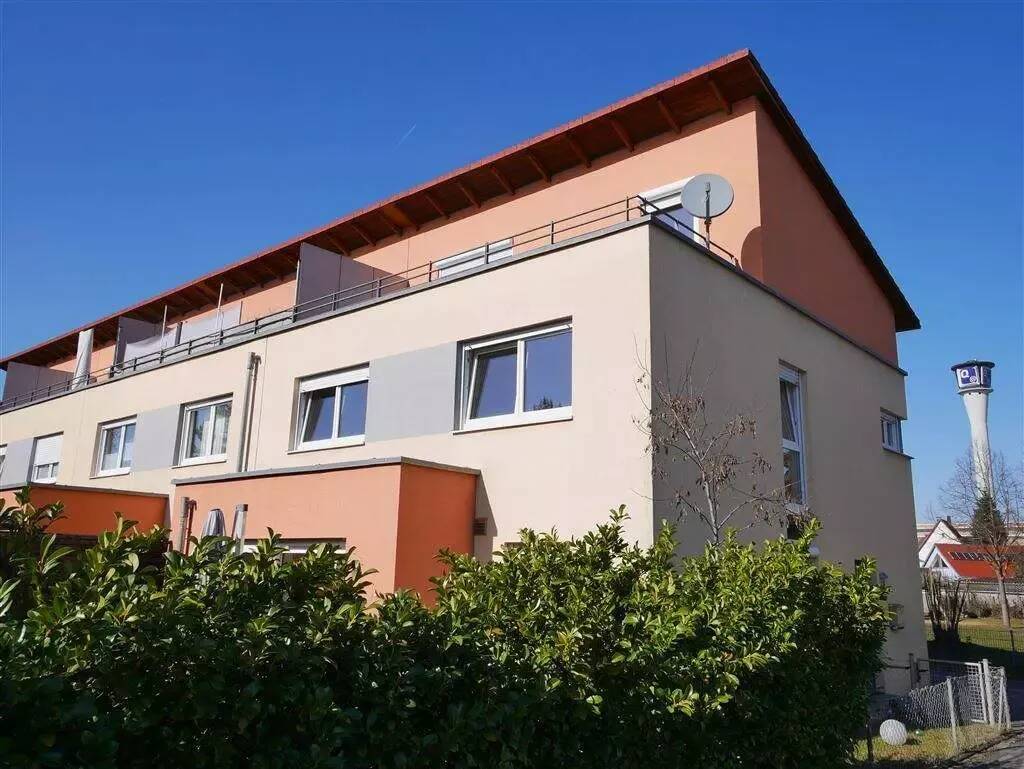 Familienfreundliches Reiheneckhaus mit Dachstudio, Dachterrasse, Garage & Stellplatz – sofort bezugsfrei
