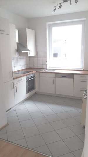Kompakte drei Zimmer Wohnung im Herzen von Erfurt- WG geeignet – 99085 Erfurt – Vorschaubild 1