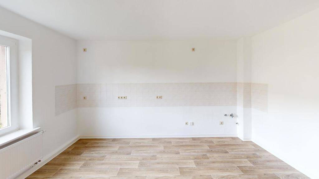 Ruhig gelegene 2-Raum-Altbauwohnung mit Tageslichtbad