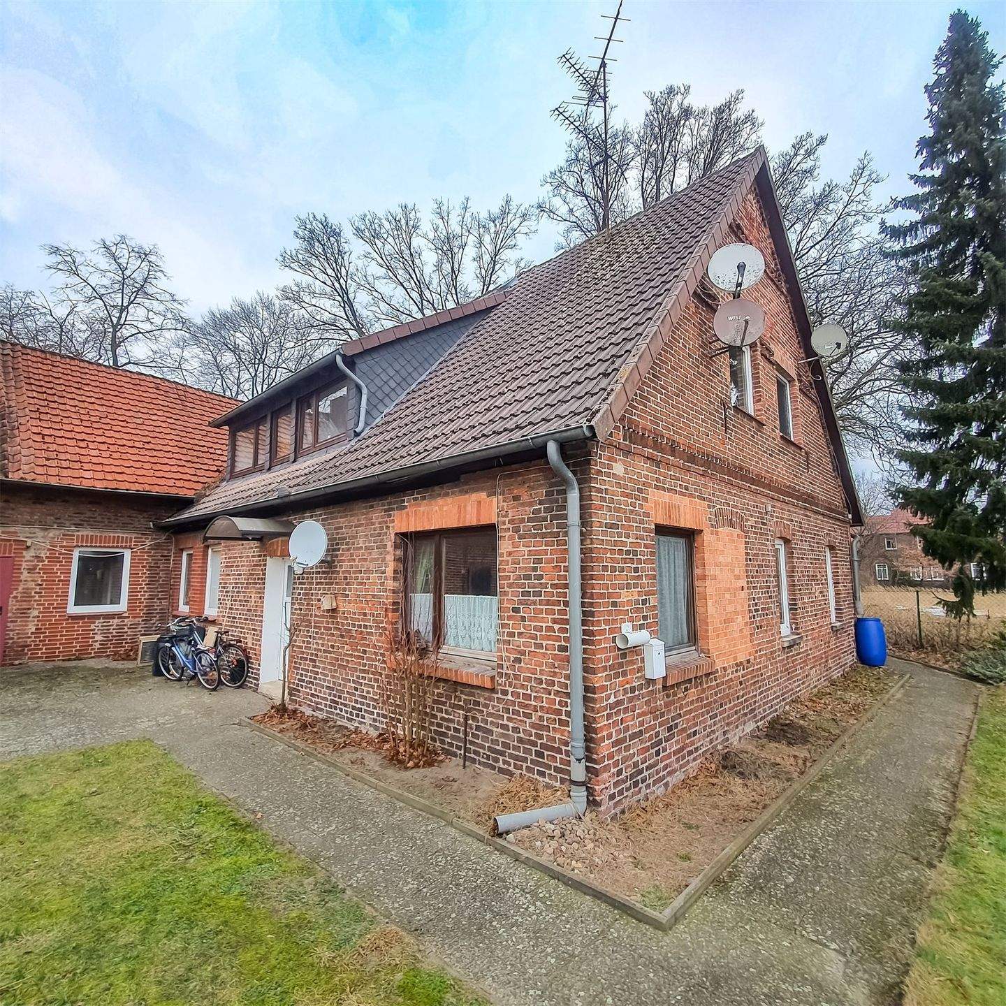 Mehrfamilienhaus mit fünf Wohneinheiten und zusätzlichen Mieteinnahmen in Deblinghausen zu verkaufen – Steyerberg – Vorschaubild 9