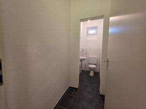 **Provisionsfrei** Ladenlokal mit wohnlicher Nutzungsperspektive in Essen – 45276 Essen – Vorschaubild 9