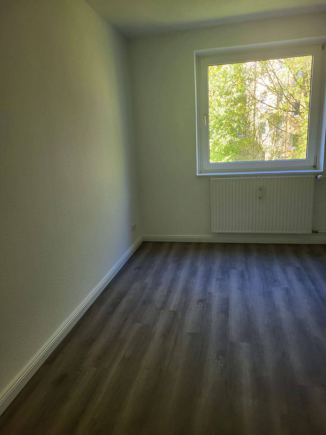 Frisch sanierte Wohnung mit Balkon in Lübeck-Kücknitz – Lübeck – Vorschaubild 3