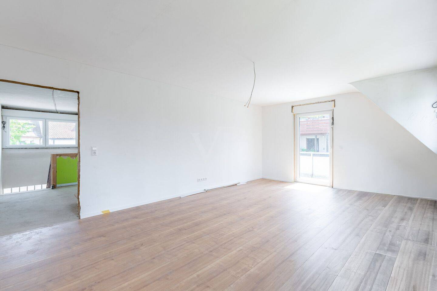 Familienfreundliche Doppelhaushälfte mit großem Grundstück und Potenzial Ruhige Stadtlage, viel Wohnraum und vielseitige Zukunftsperspektiven – Karlsruhe – Vorschaubild 9