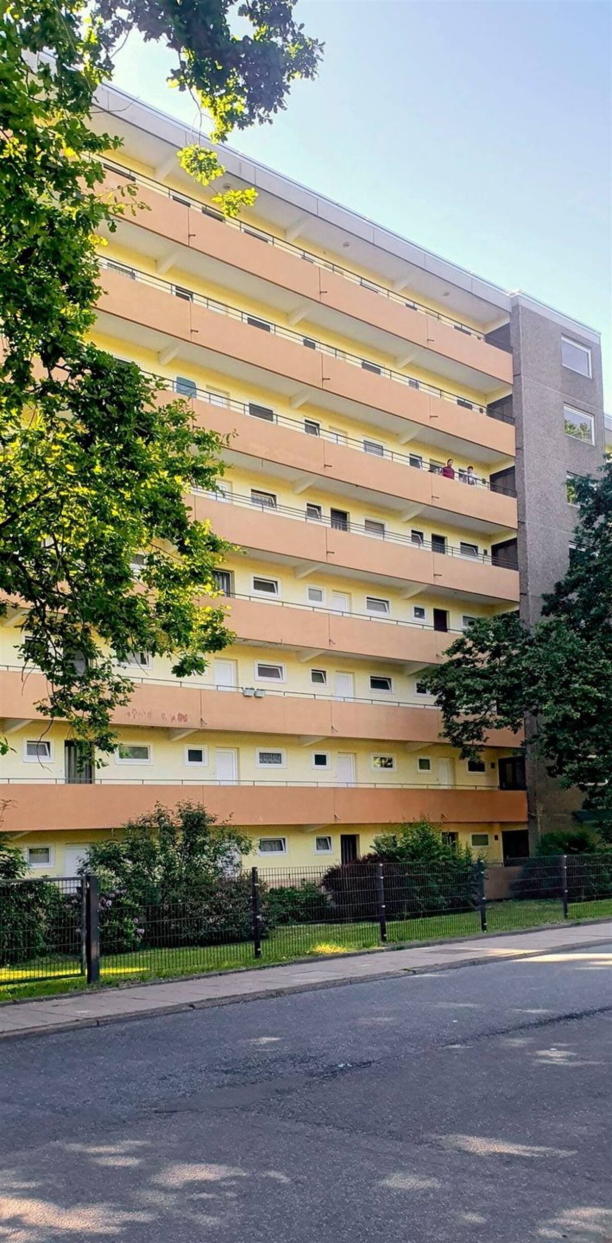 Solides Investment mit 4,8 % Bruttorendite Modernisiert & gut vermietet – 28277 Bremen – Bild 1 von 9