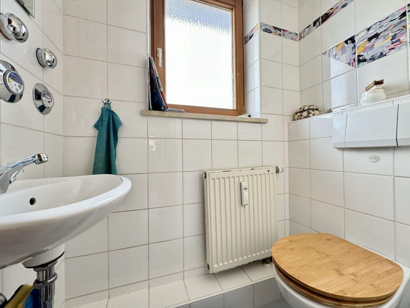 FREIE, HELLE 3 ZIMMER-DG-WOHNUNG MIT GROßEM BALKON UND EIGENEM GARTEN IN SCHÖNER WOHNLAGE – Augsburg – Vorschaubild 5