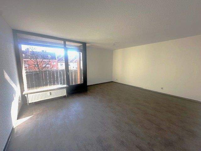 Große 3 Zimmer Wohnung mit Balkon Nähe Kopernikusplatz – Nürnberg – Vorschaubild 3