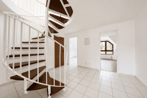 Wohnen auf zwei Ebenen! Helle Maisonettewohnung mit Balkon und Garage in Köln-Mengenich – 50829 Köln – Vorschaubild 2