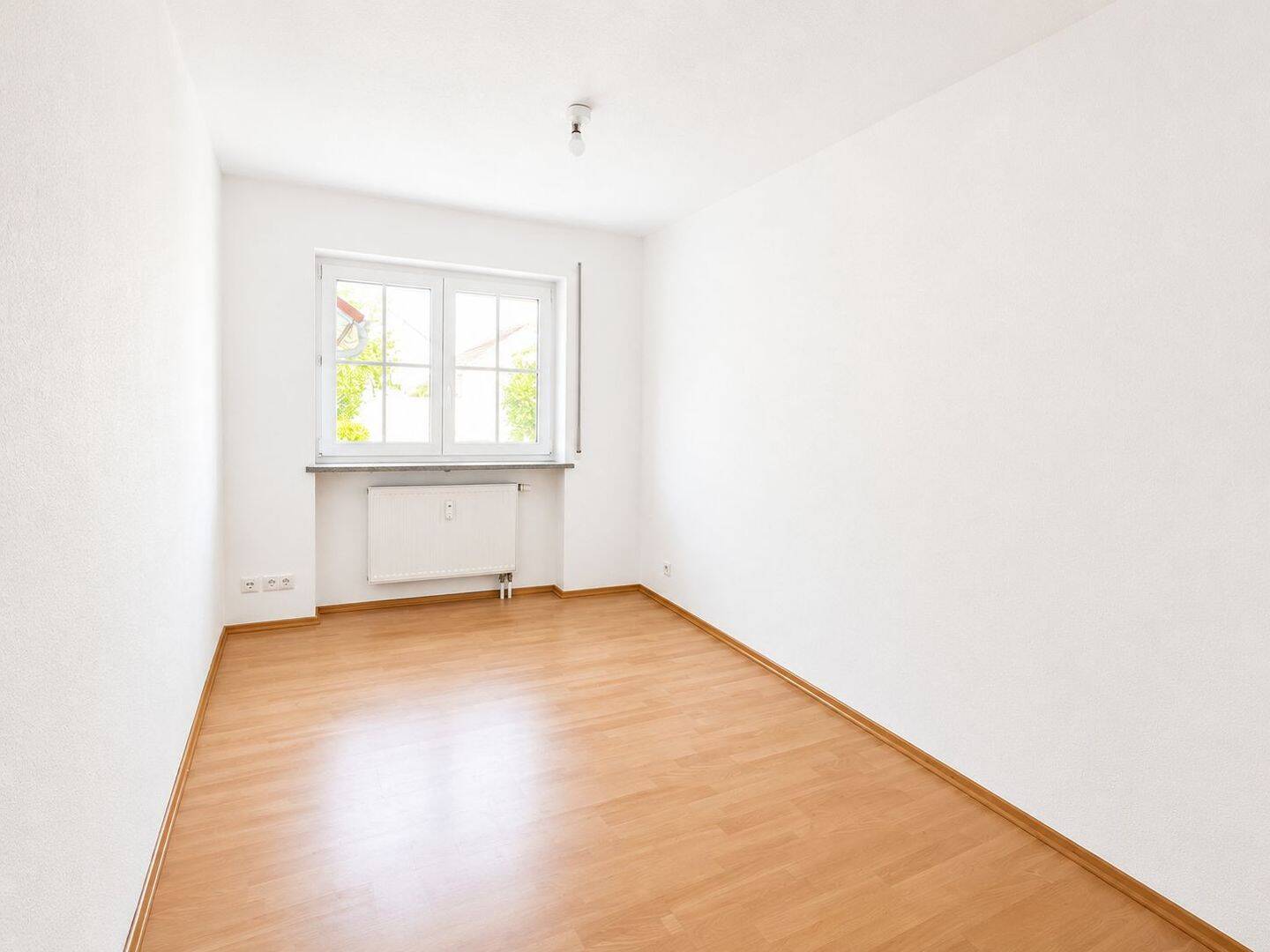 Helle 3-Zi-Terrassenwohnung mit eigenem Garten, Keller und Garage – Ingolstadt – Vorschaubild 6