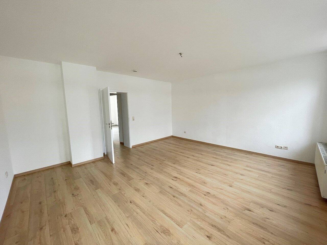 Renditeobjekt: Vermietete 2 Zimmer in Wahren - Laminat - Balkon - Auwald ums Eck – Leipzig – Vorschaubild 3