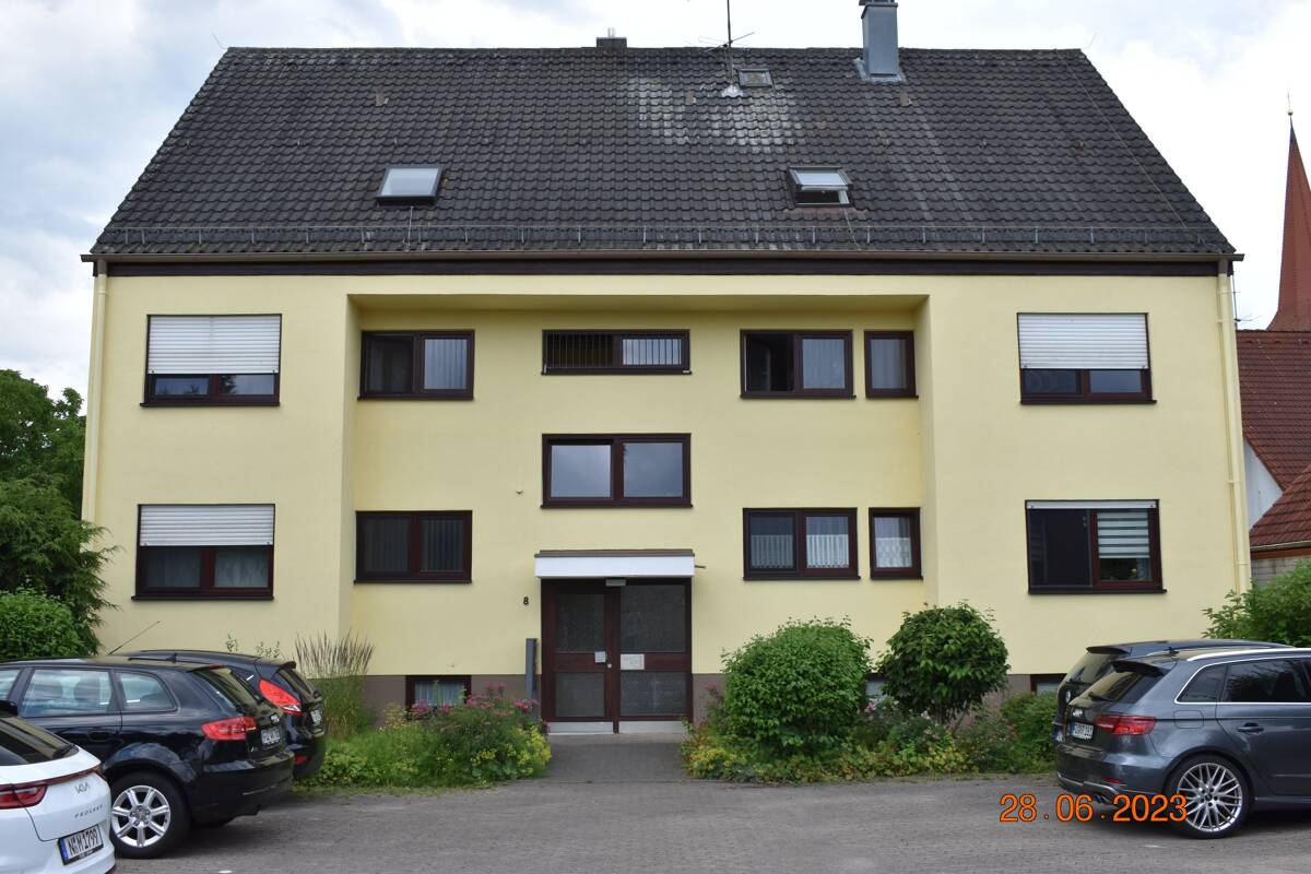 Dachgeschosswohnung in ruhiger und zentraler Lage – 90765 Fürth – Bild 1 von 6