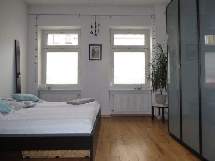 **Traumhaft** Schicke 2 ZKDB im gepflegten Altbau, Einbauküche und Aussenfläche inklusive! -Nur Einzelperson!** – Bonn – Vorschaubild 8