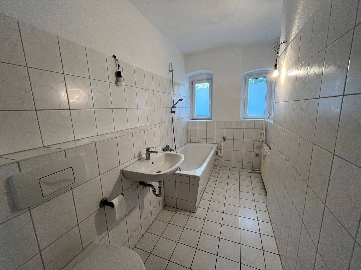 2-Zimmer-Küche-Bad-Wohnung mit Balkon + EBK – Chemnitz – Vorschaubild 4