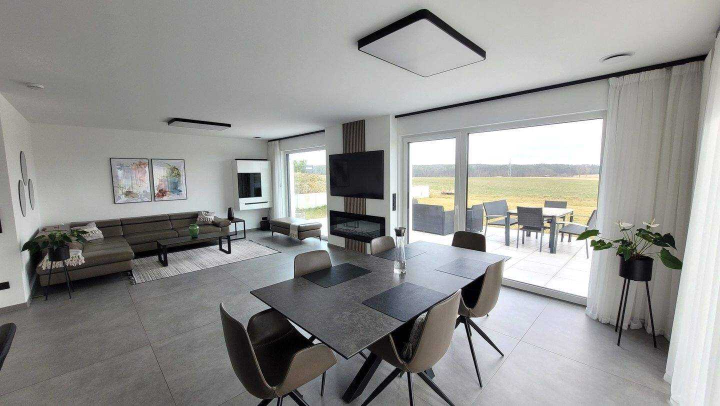 NEUBAU 2021 - Traumhaus mit gehobenem Interieur in Weisendorf – Weisendorf – Bild 1 von 9