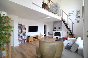 Moderne Galeriewohnung mit EBK, Kamin u. Stellplatz – 65527 Niedernhausen – Vorschaubild 2