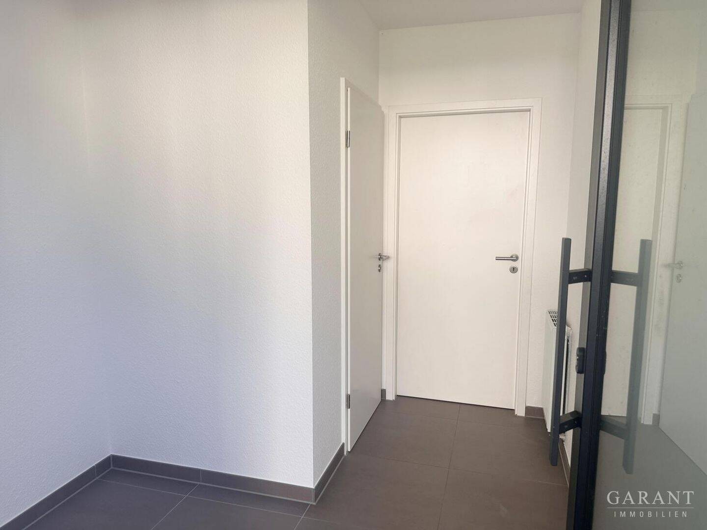 Einziehen und Wohlfühlen - hochwertiges Reihenhaus mit Garten und Terrasse – Sinsheim – Vorschaubild 2