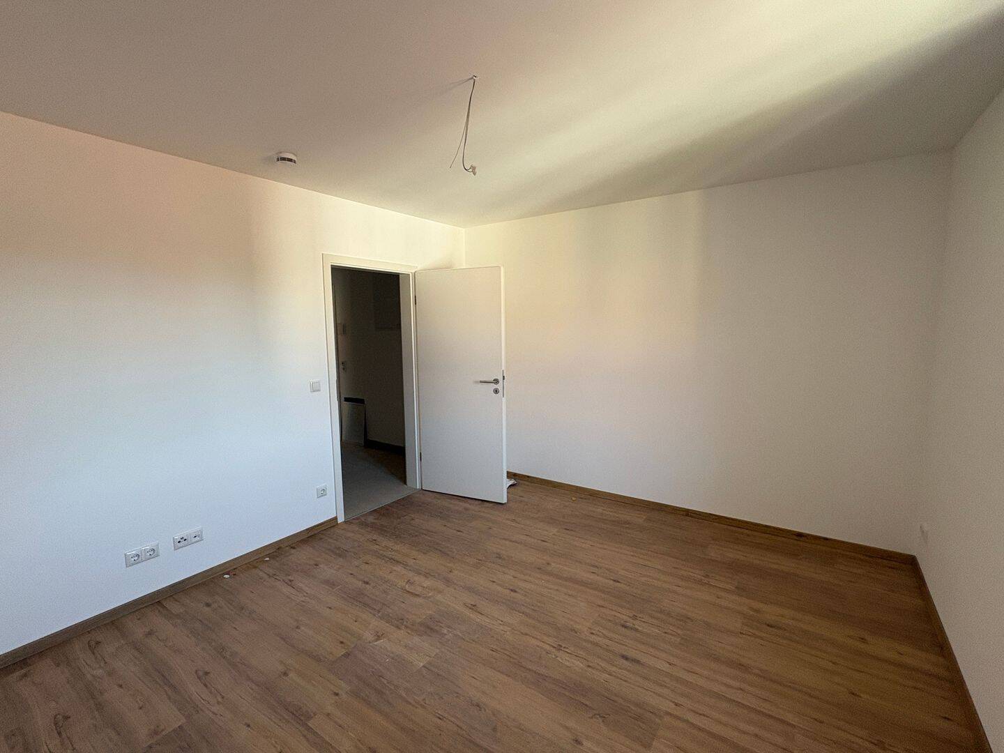 2-Zimmer-Wohnung mit geräumigem Bad und Einbauküche am Bismarckplatz - Wohnung 16 – Regensburg – Vorschaubild 6