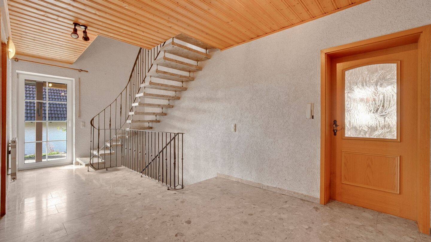 Ruhige Lage! Gepflegtes Einfamilienhaus mit tollem Garten und großer Südwest-Terrasse – Rugendorf – Vorschaubild 7