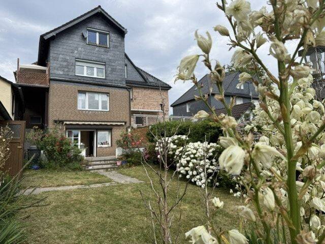 Ihr grünes Zuhause: Charmante Maisonettewohnung mit eigenem Eingang und großem Gartenparadies