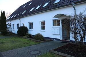 Sehr ruhig gelegene Wohnung mit eigenem Garten und PKW Stellplatz - von Privat