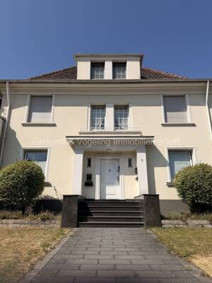 Neubeckum: Stilvolle 4-Zimmer-Erdgeschosswohnung mit eigenem Garten - Komfort und Eleganz in moderner Bauweise